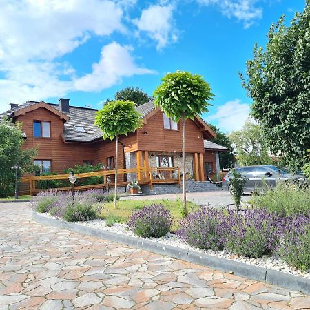 Gosciniec Ilzanka Bed and Breakfast Buitenkant foto